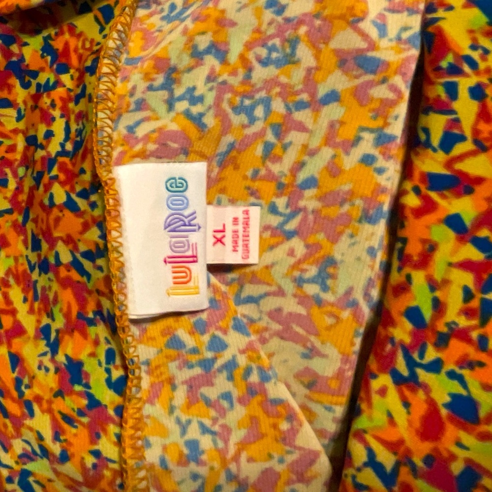 Fun & flirty XL Lularoe skirt ready for your closet!